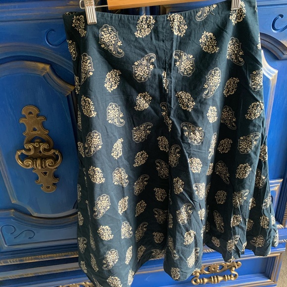 Banana Republic Dresses & Skirts - Banana Republic Lined A-line Skirt Paisley Size 6